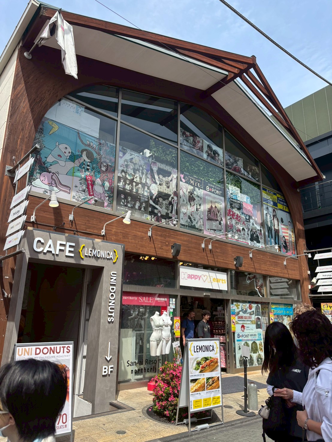 B★POINT Harajuku Takeshita-dori storefront